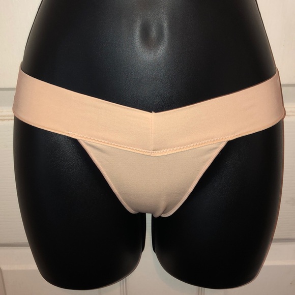PINK VS Thong Panty - Picture 1 of 2